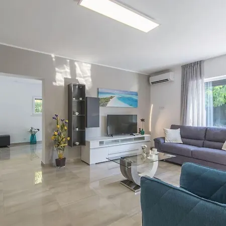 Bella Romi Mare Villa *