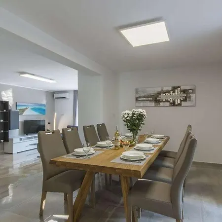 Bella Romi Mare Villa *
